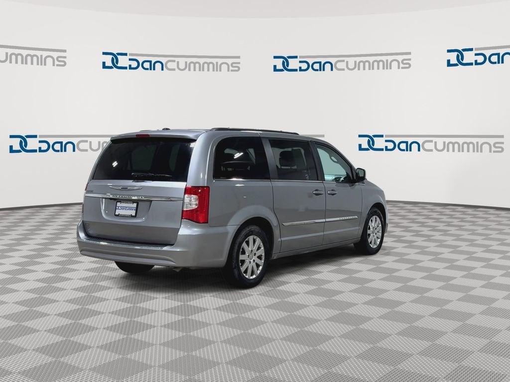 2016 Chrysler Town & Country Touring