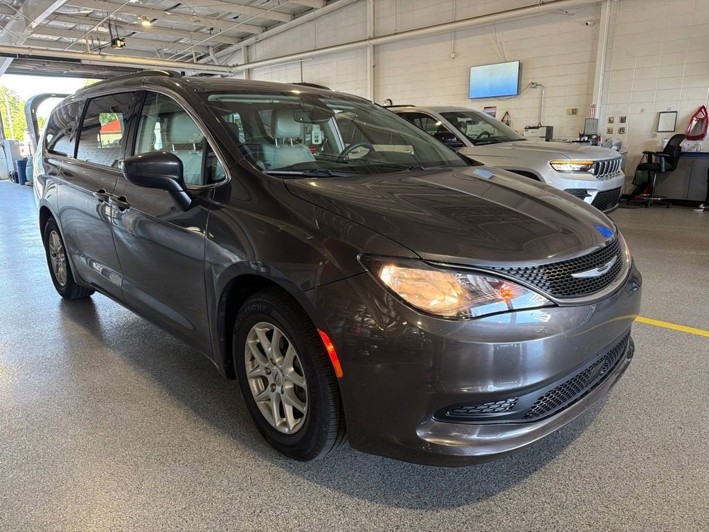 2021 Chrysler Voyager LXI