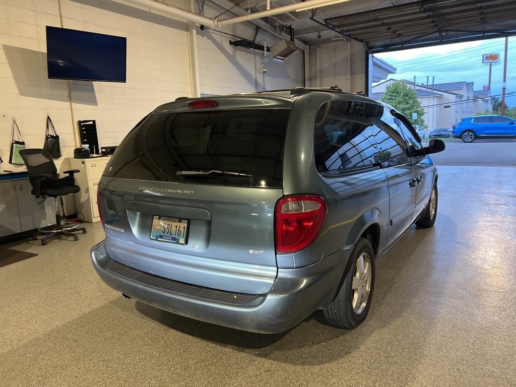2005 Dodge Caravan SXT