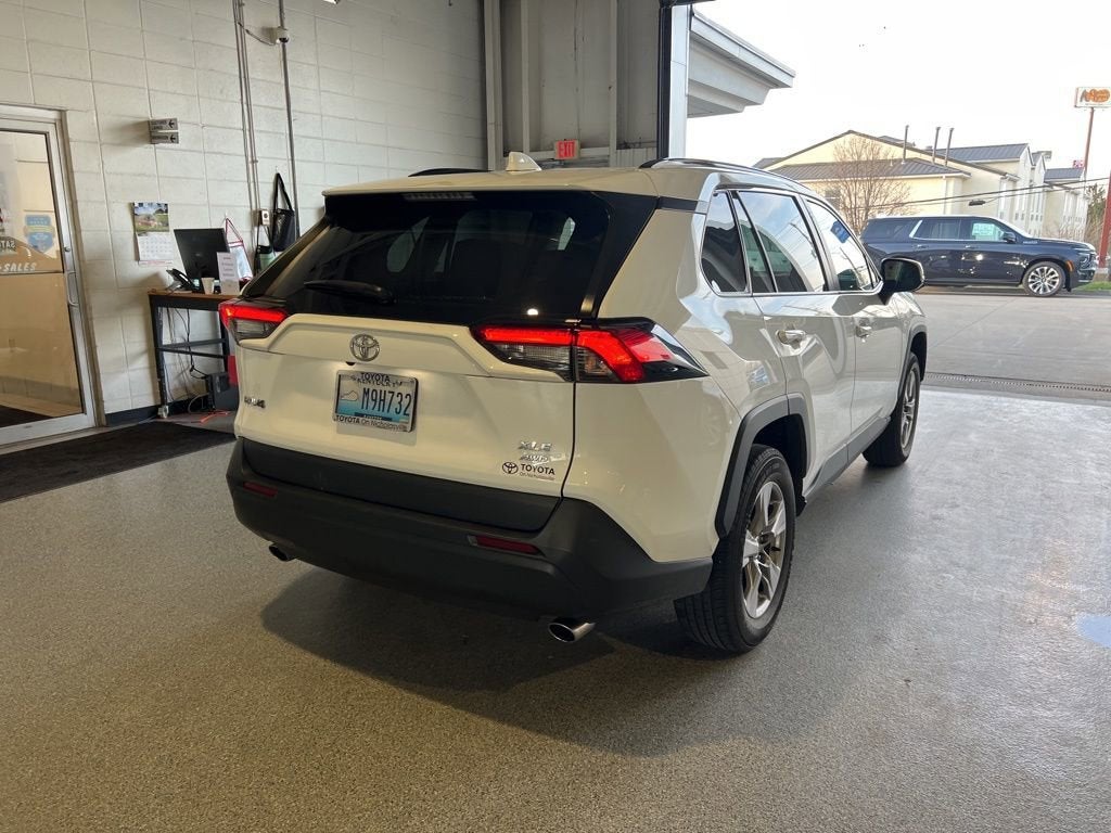 2022 Toyota RAV4 XLE