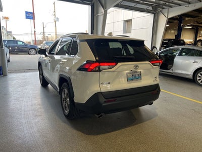 2022 Toyota RAV4 XLE