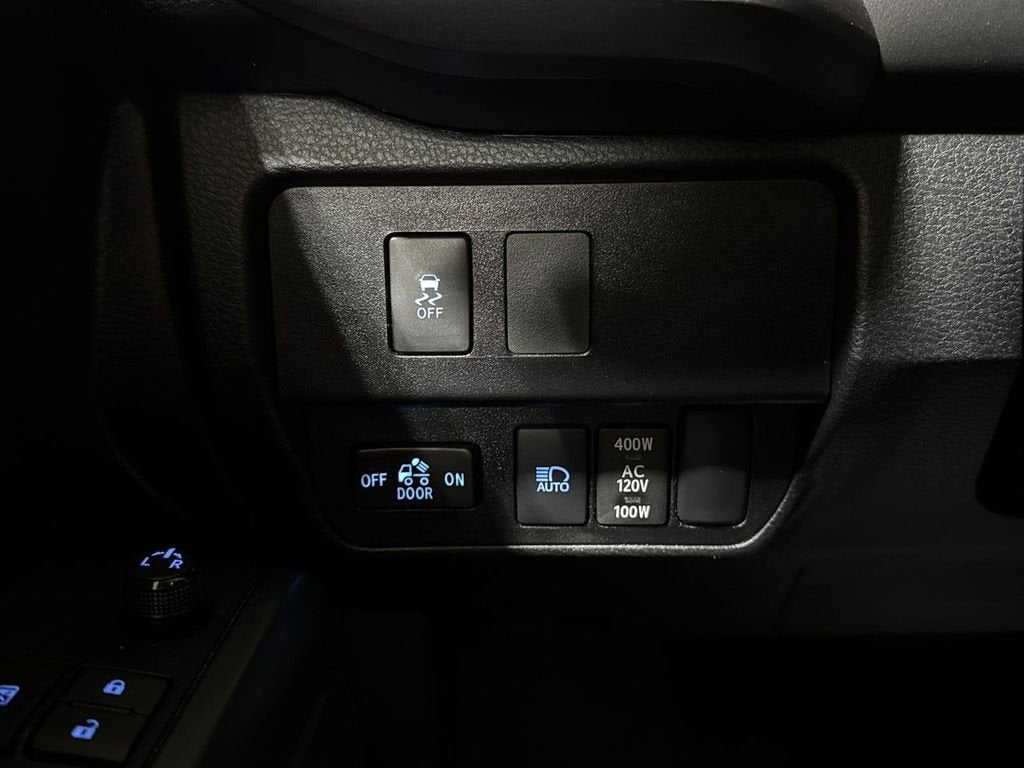 2022 Toyota Tacoma 4WD SR