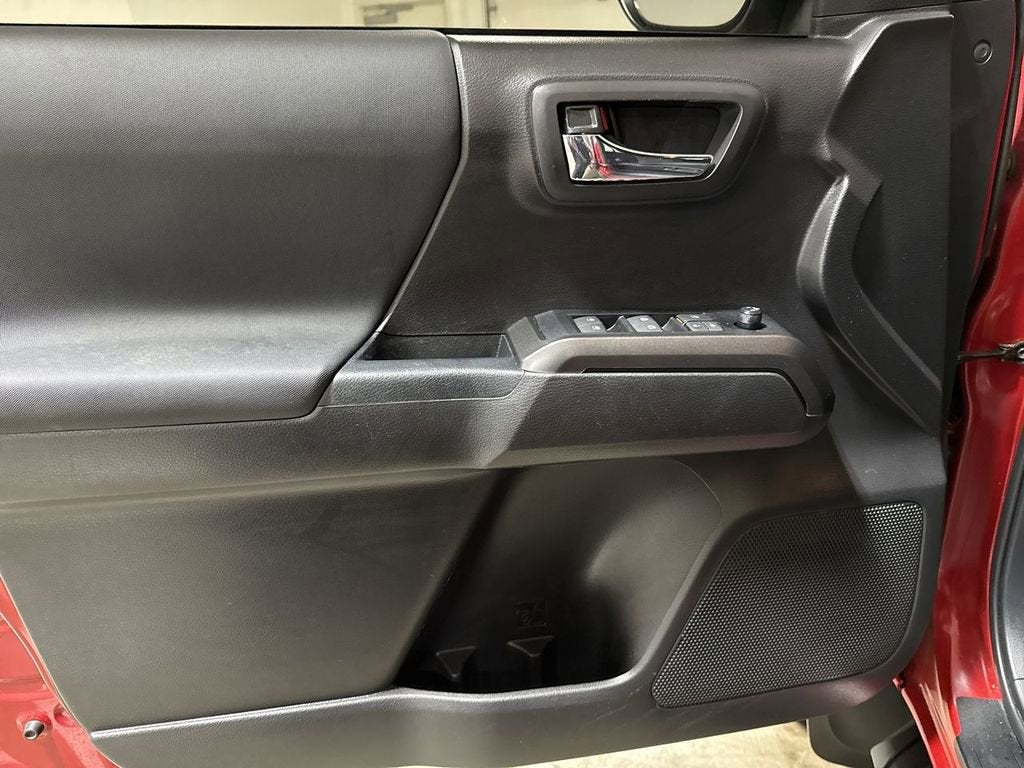 2022 Toyota Tacoma 4WD SR