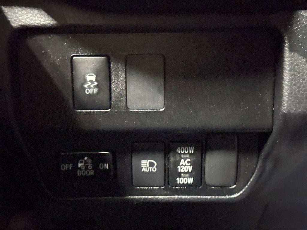 2022 Toyota Tacoma 4WD SR