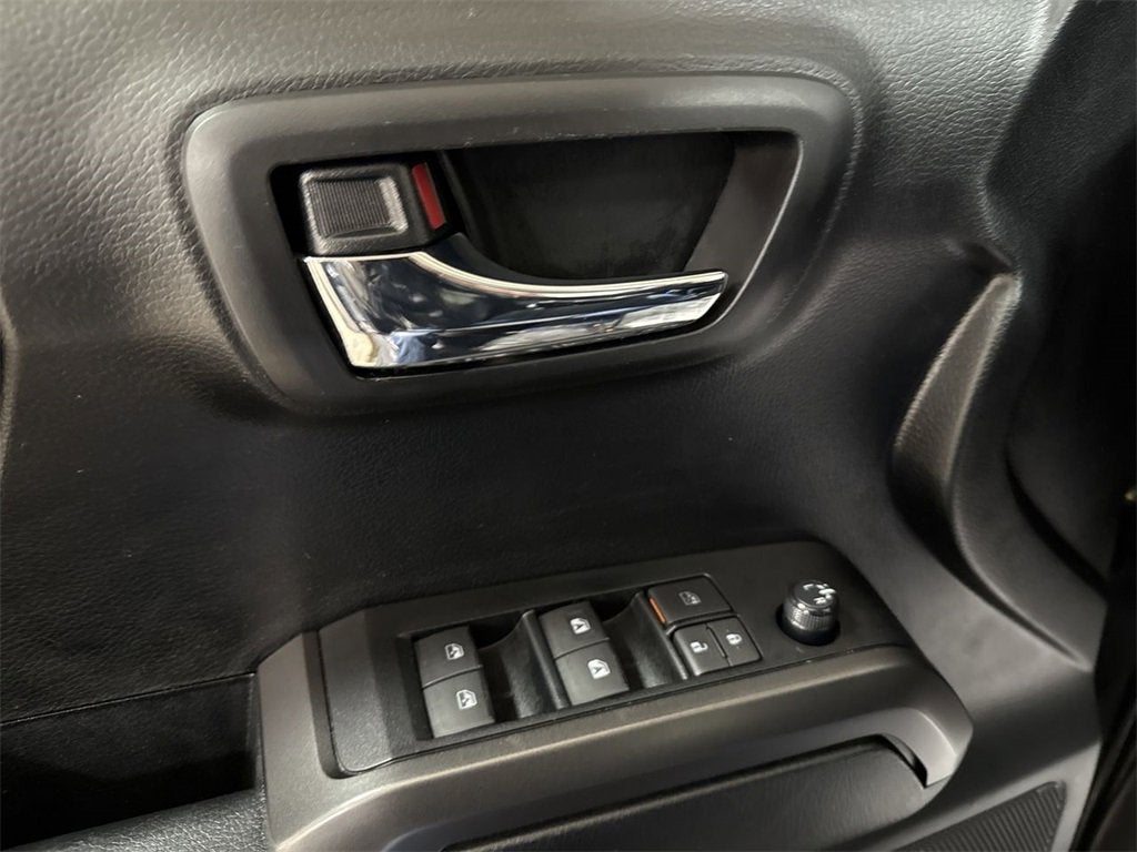 2022 Toyota Tacoma 4WD SR