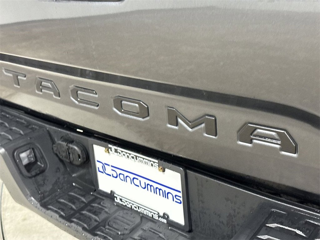 2022 Toyota Tacoma 4WD SR