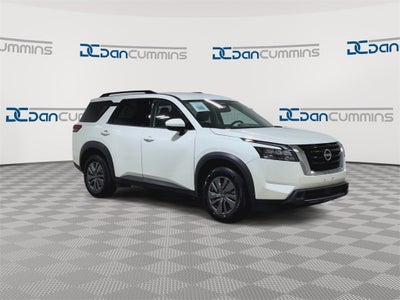 2024 Nissan Pathfinder SV