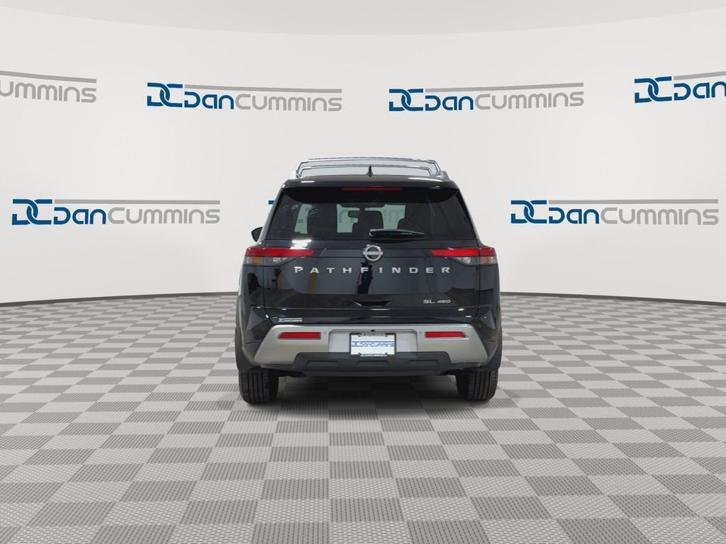 2022 Nissan Pathfinder SL