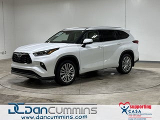 2023 Toyota Highlander Hybrid Platinum