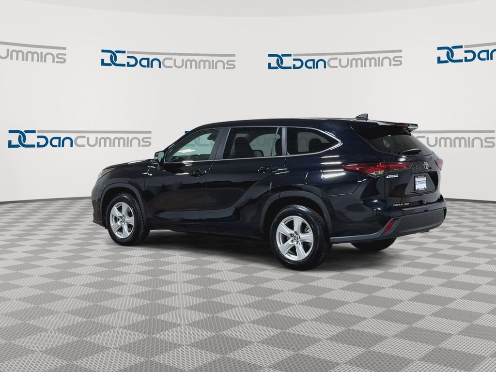 2024 Toyota Highlander LE