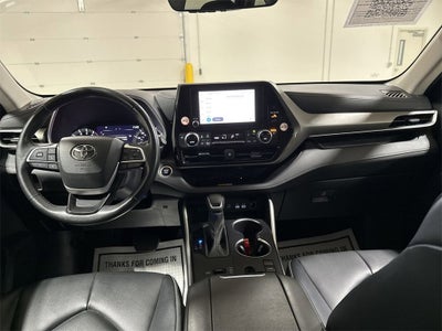 2024 Toyota Highlander LE