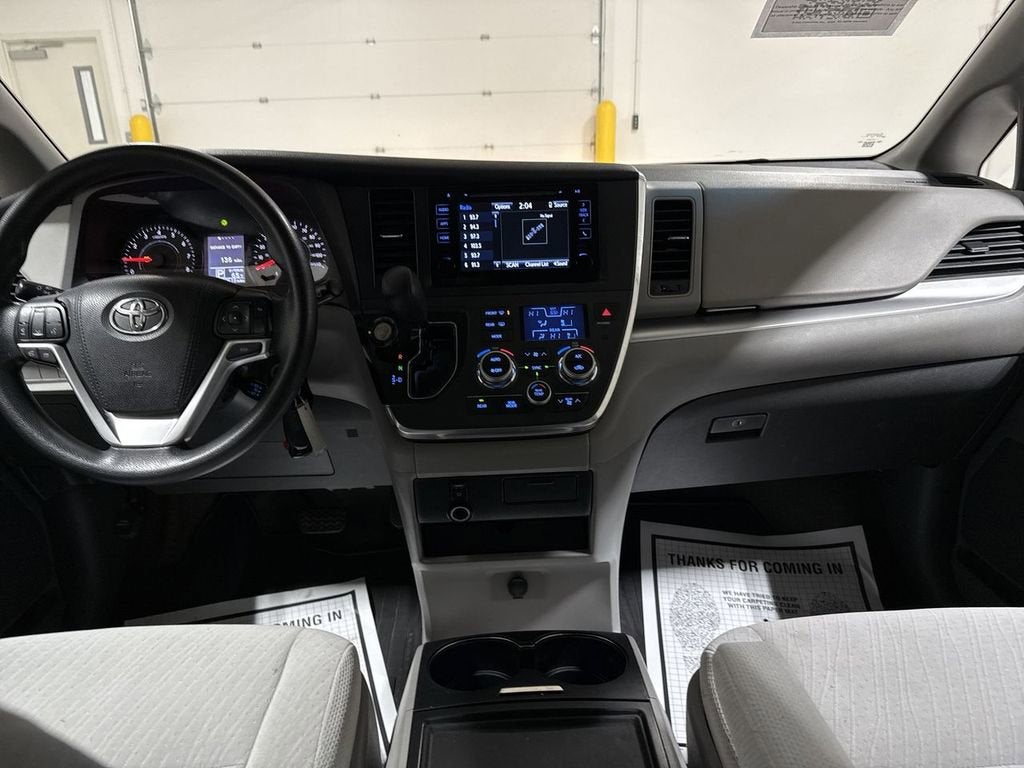 2016 Toyota Sienna LE AAS