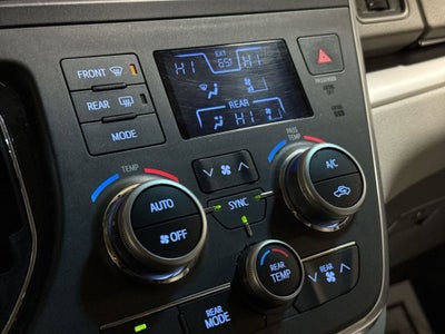 2016 Toyota Sienna LE AAS