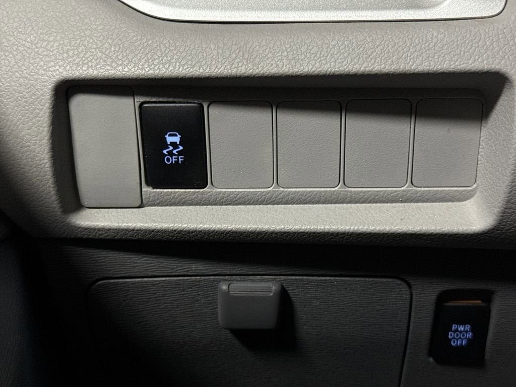 2016 Toyota Sienna LE AAS