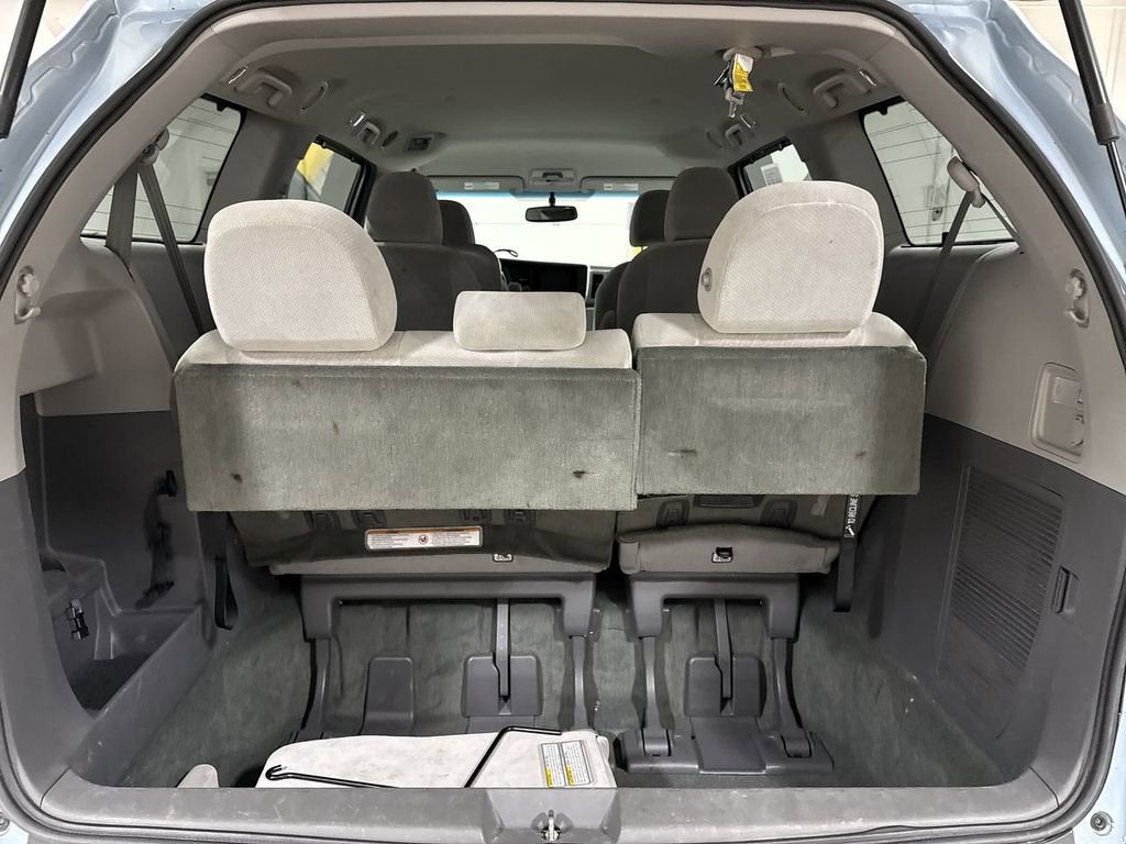 2016 Toyota Sienna LE AAS