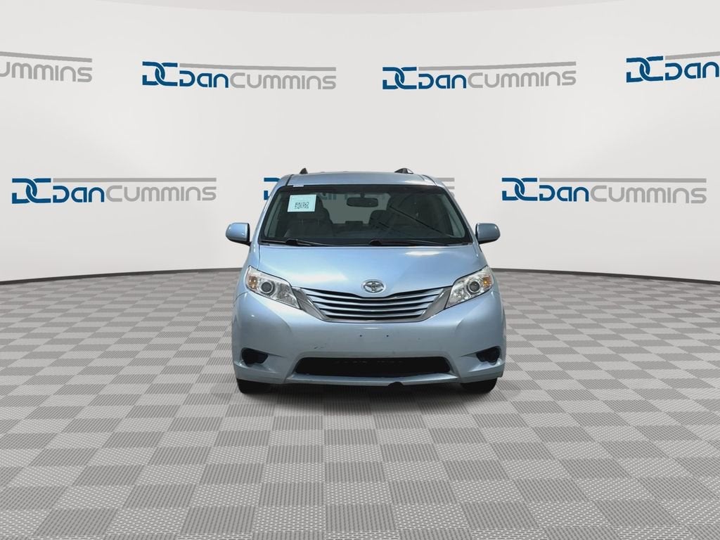 2016 Toyota Sienna LE AAS