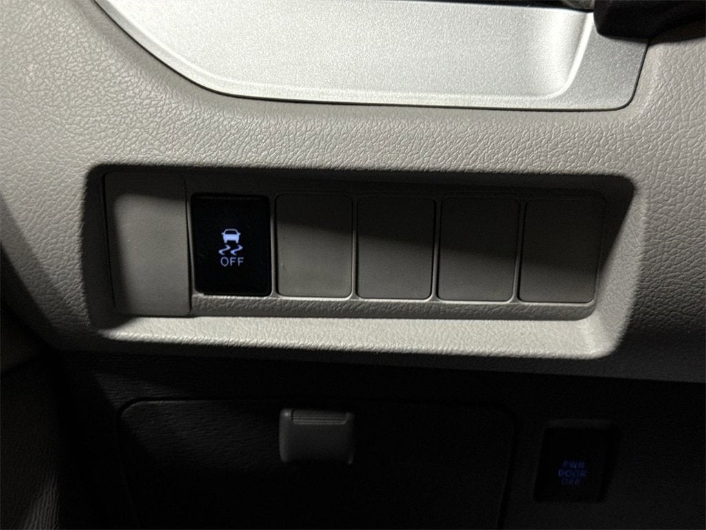 2015 Toyota Sienna LE AAS