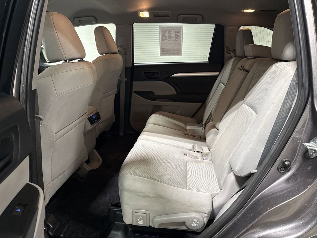 2015 Toyota Highlander LE