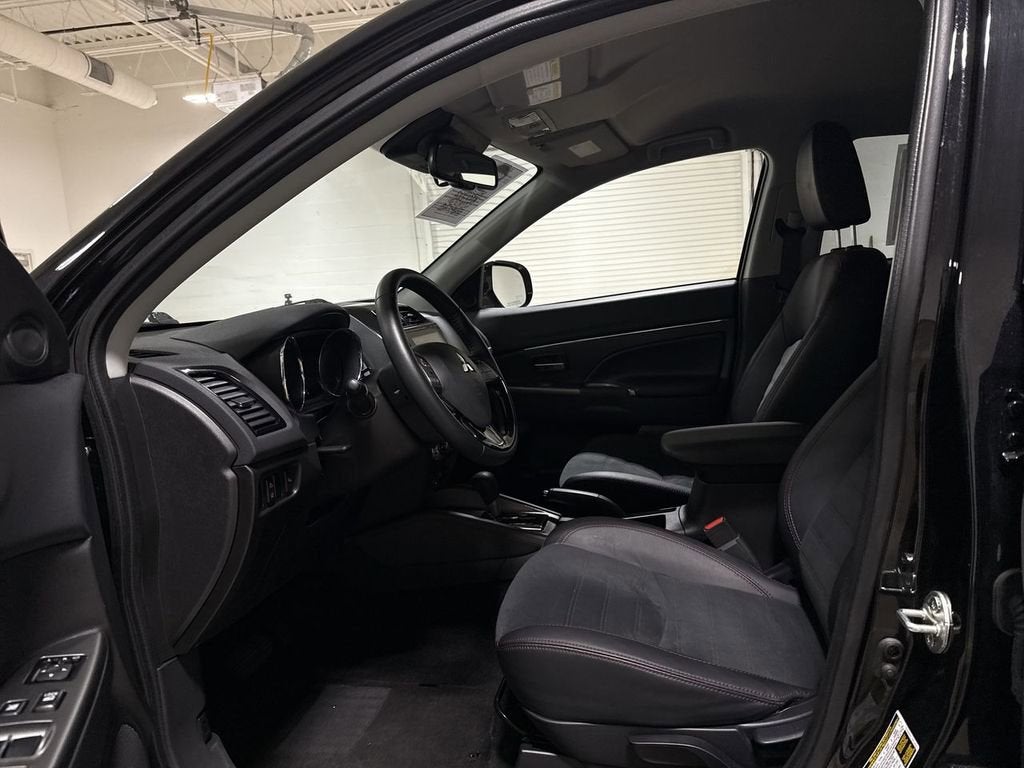 2025 Mitsubishi Outlander Sport S