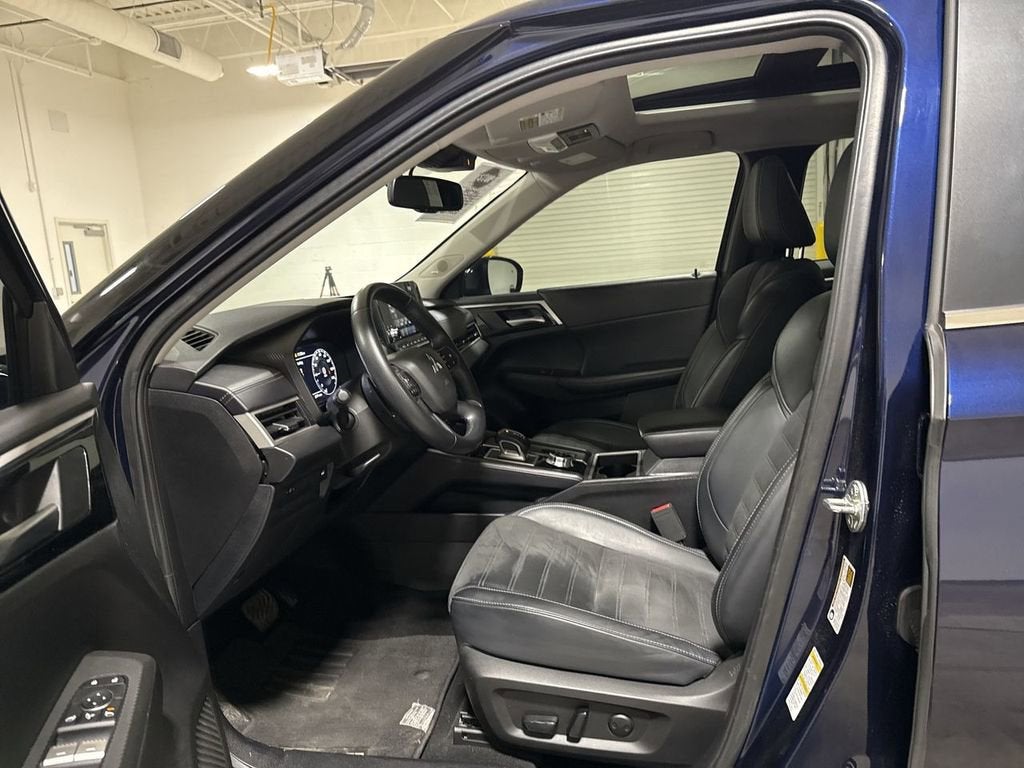 2024 Mitsubishi Outlander SE