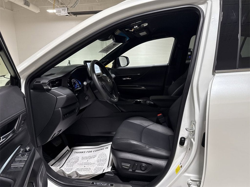 2024 Toyota Venza LE