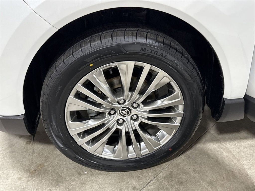 2024 Toyota Venza LE