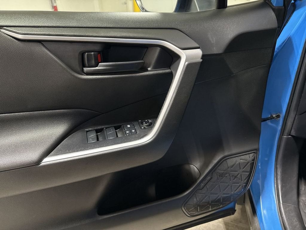 2020 Toyota RAV4 Hybrid LE