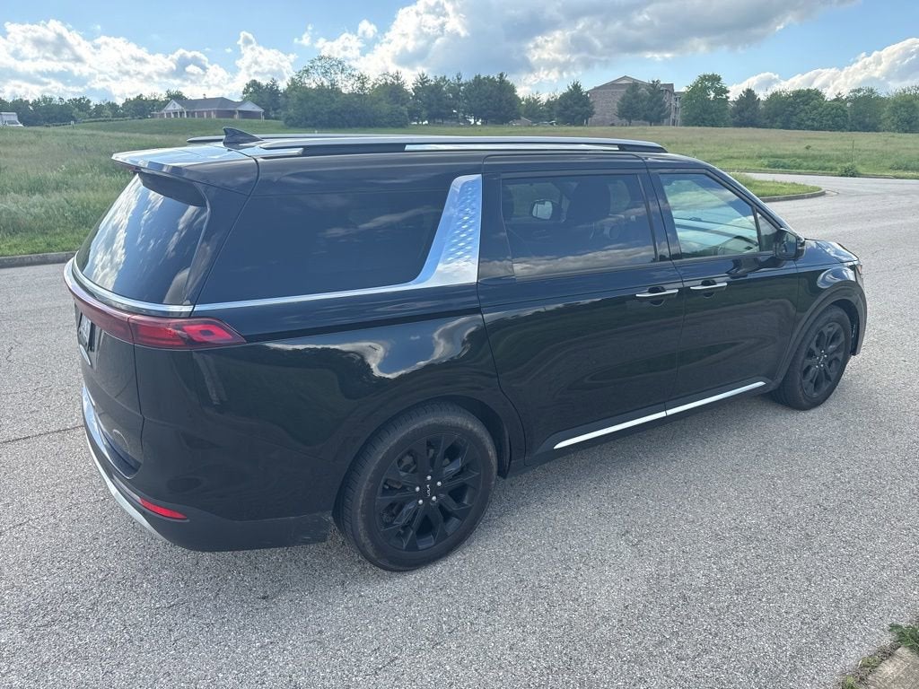 2022 Kia Carnival SX