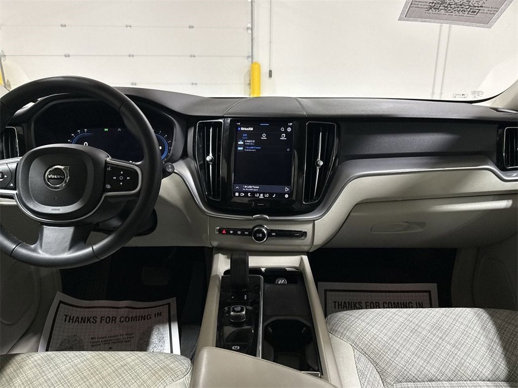 2022 Volvo XC60 Momentum