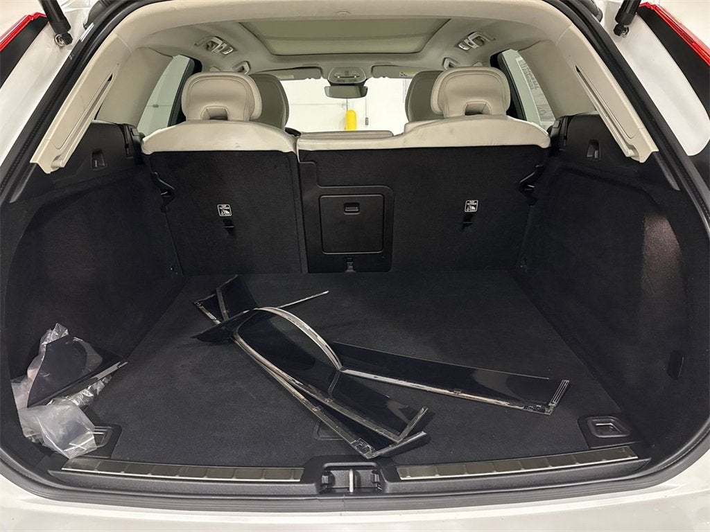 2022 Volvo XC60 Momentum