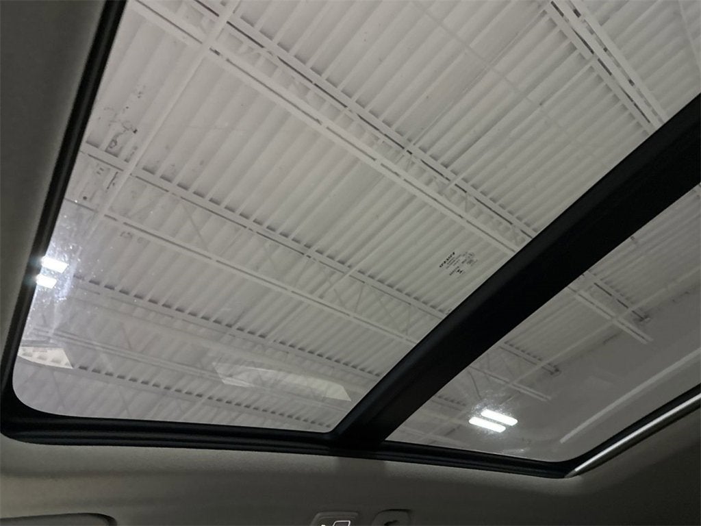 2024 Volvo XC40 Plus Bright Theme