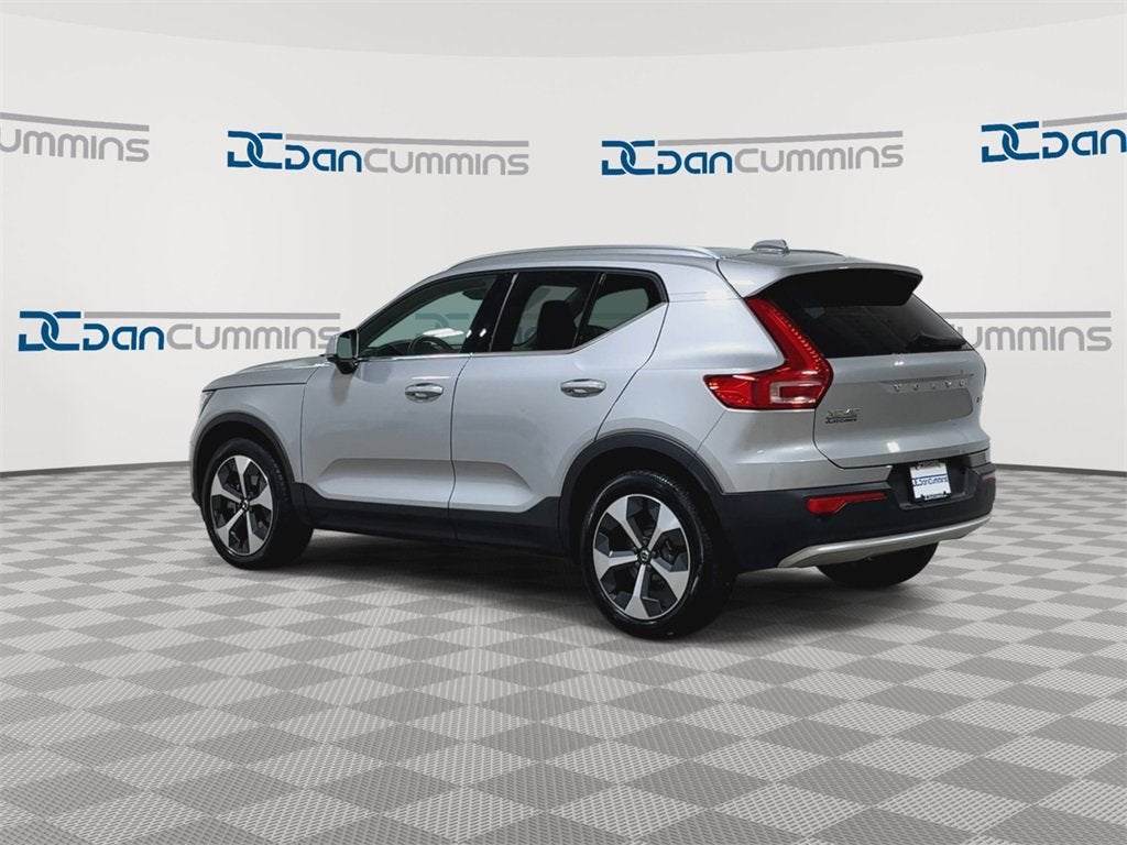 2024 Volvo XC40 Plus Bright Theme