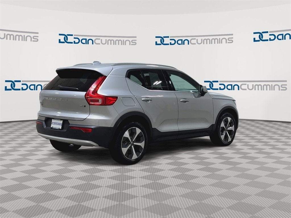 2024 Volvo XC40 Plus Bright Theme