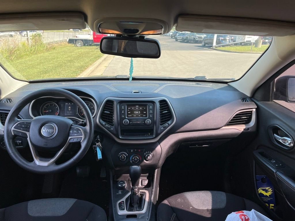 2015 Jeep Cherokee Sport