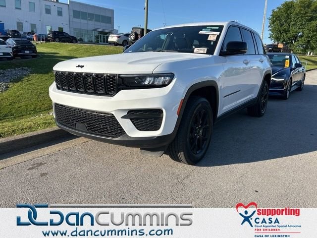 2025 Jeep Grand Cherokee Altitude 4x4's photo