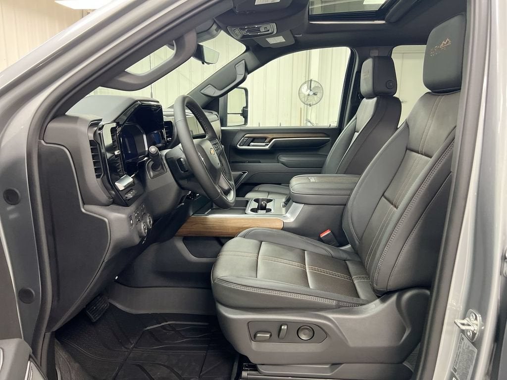 2026 Chevrolet Silverado 3500 HD High Country DRW