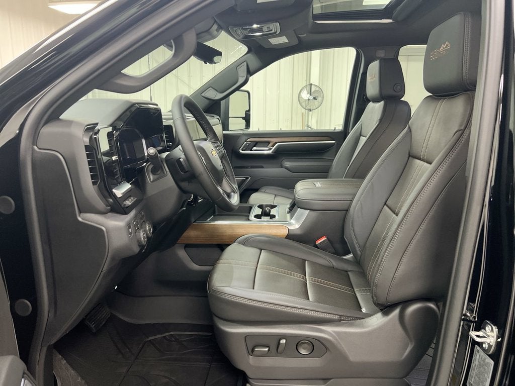 2026 Chevrolet Silverado 3500 HD High Country DRW