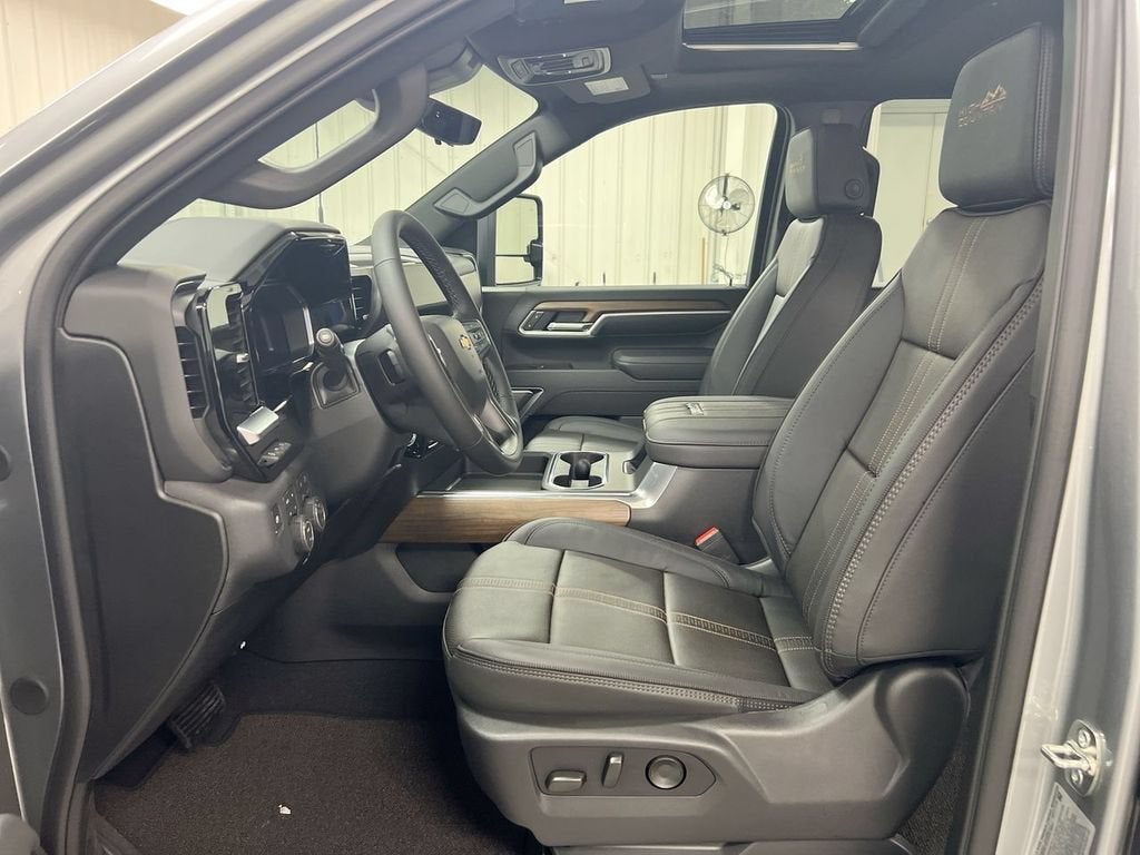 2026 Chevrolet Silverado 3500 HD High Country DRW