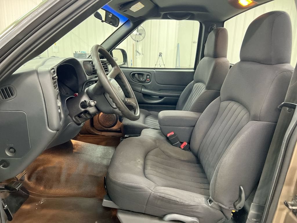 2003 Chevrolet S10 Base