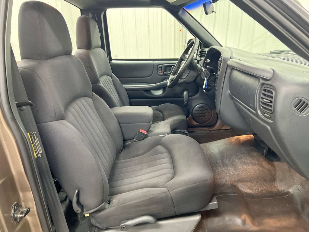 2003 Chevrolet S10 Base