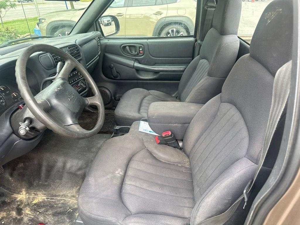 2003 Chevrolet S10 Base