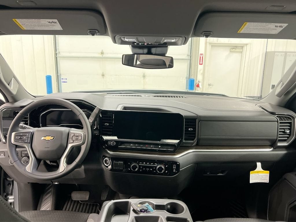 2025 Chevrolet Silverado 1500 LT (2FL)