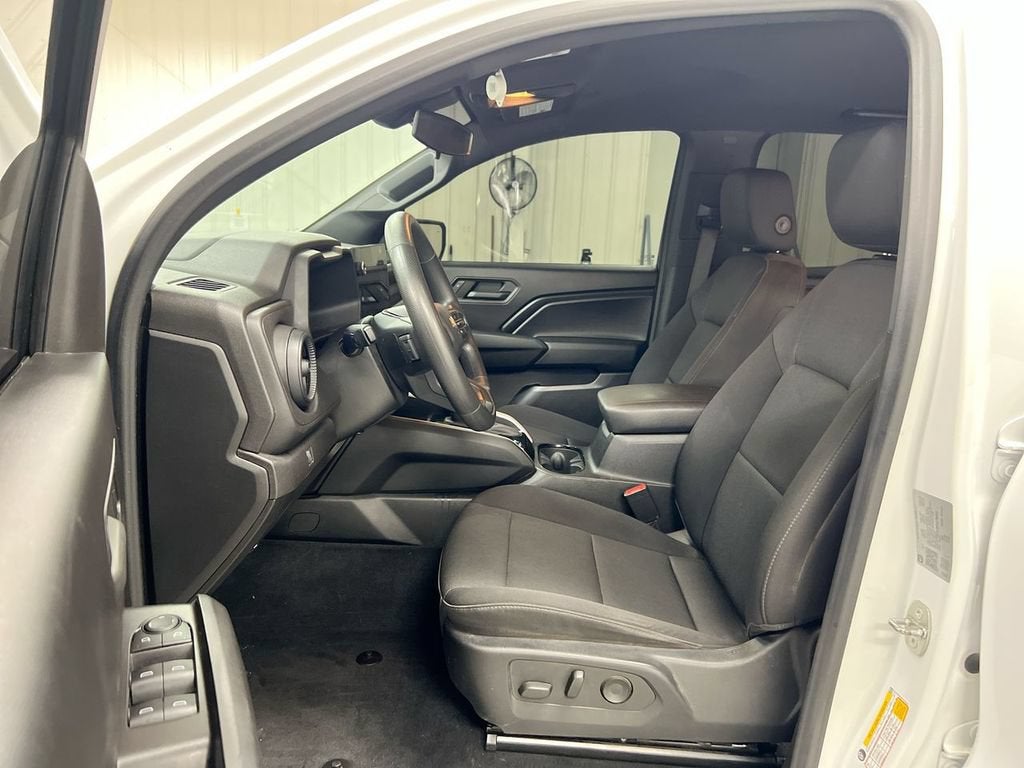 2023 Chevrolet Colorado WT