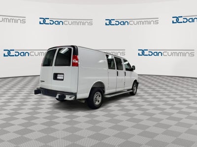 2025 Chevrolet Express Cargo WT