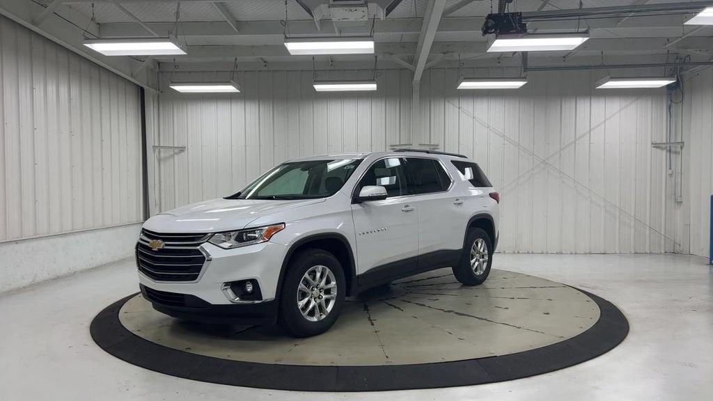 2021 Chevrolet Traverse LT Cloth