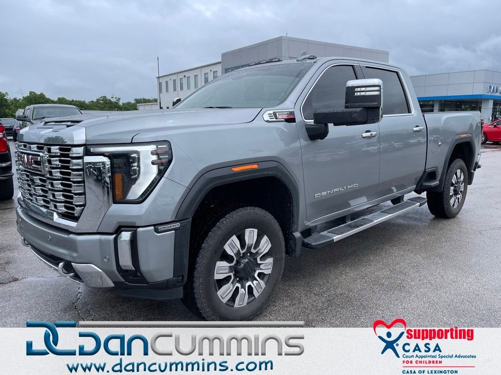 2025 GMC Sierra 4WD Crew Cab Standard Box Denali's photo