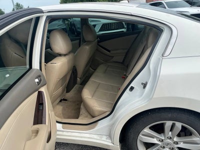 2010 Nissan Altima 3.5 SR