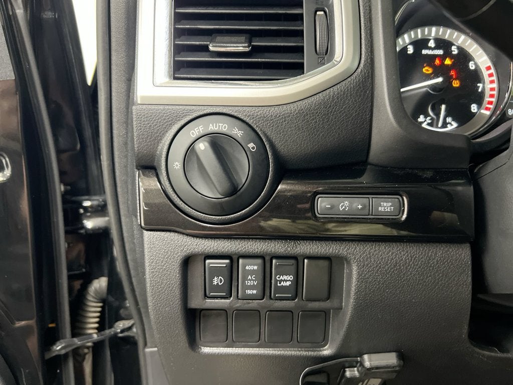 2017 Nissan Titan SV