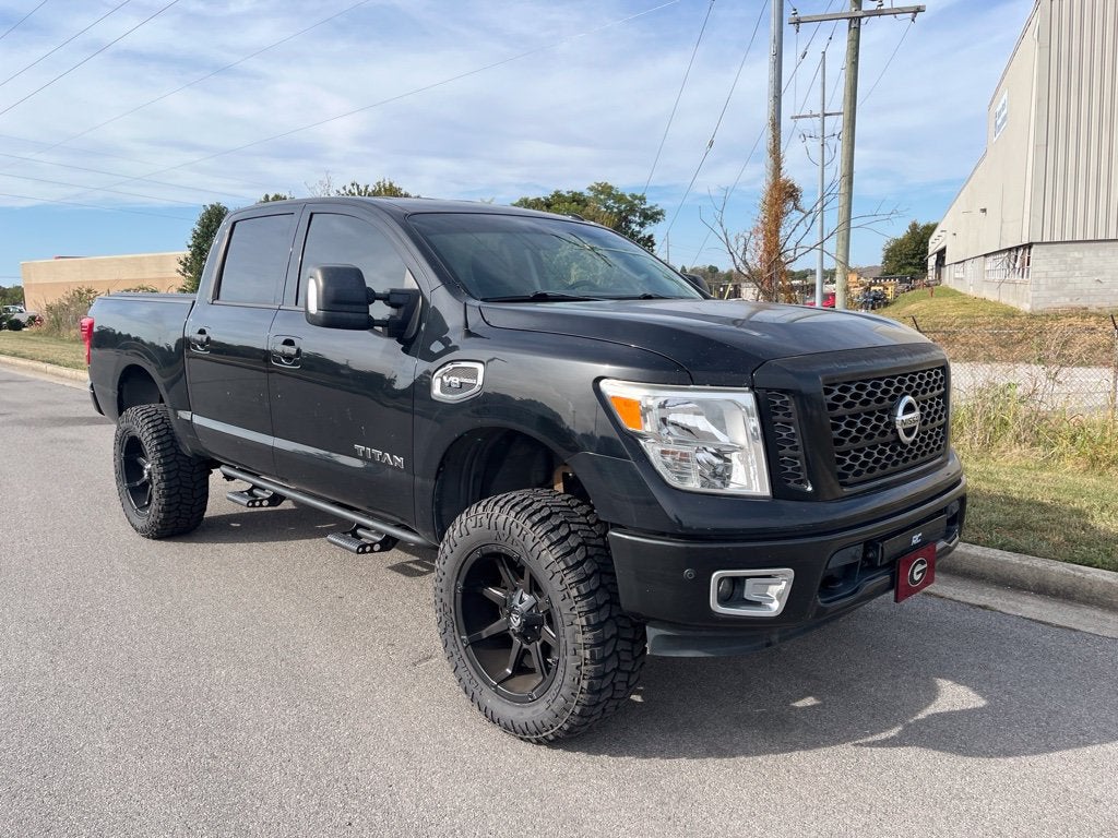 2017 Nissan Titan SV