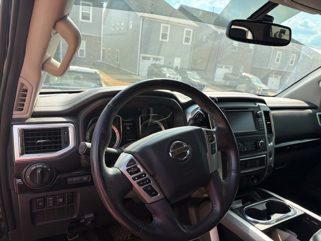 2017 Nissan Titan SV